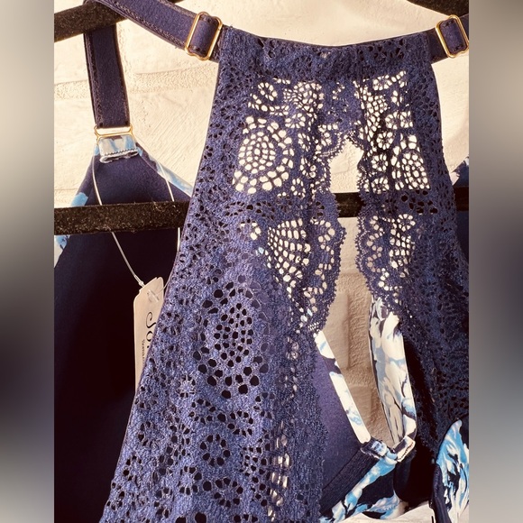 NWT Soma Embraceable Geo Lace
Racerback Underwire Bra 34 DDD Floral Navy #0481 - Picture 7 of 13